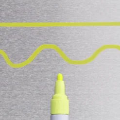 Sakura Paintmarker Medium – #302 Fluorescent Yellow